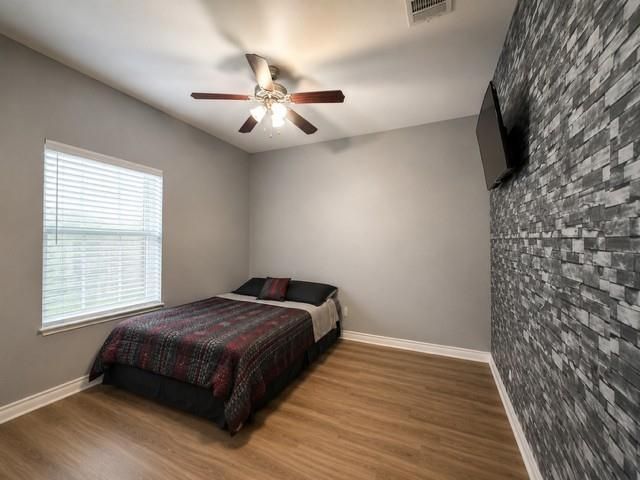205 De Koven Street, Houston, TX 77011