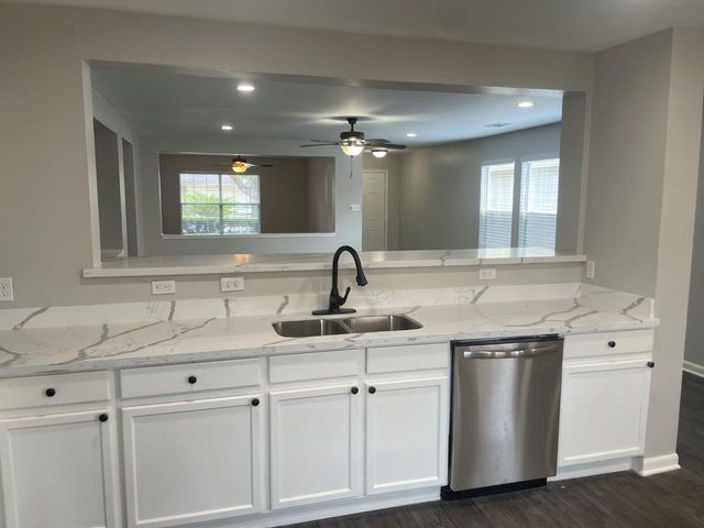 1239 Flatrock Creek Drive, Houston, TX 77067