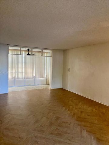 9261 Sunrise Lakes Blvd 103, Sunrise, FL 33322