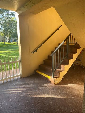 9261 Sunrise Lakes Blvd 103, Sunrise, FL 33322