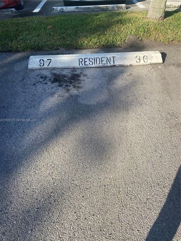 9261 Sunrise Lakes Blvd 103, Sunrise, FL 33322