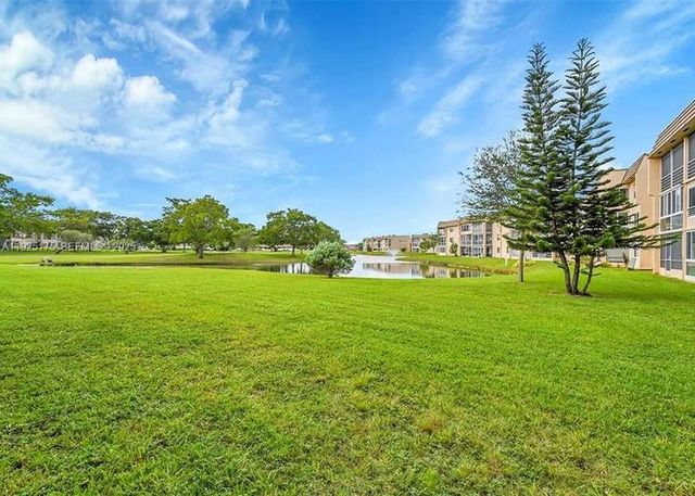 9261 Sunrise Lakes Blvd 103, Sunrise, FL 33322