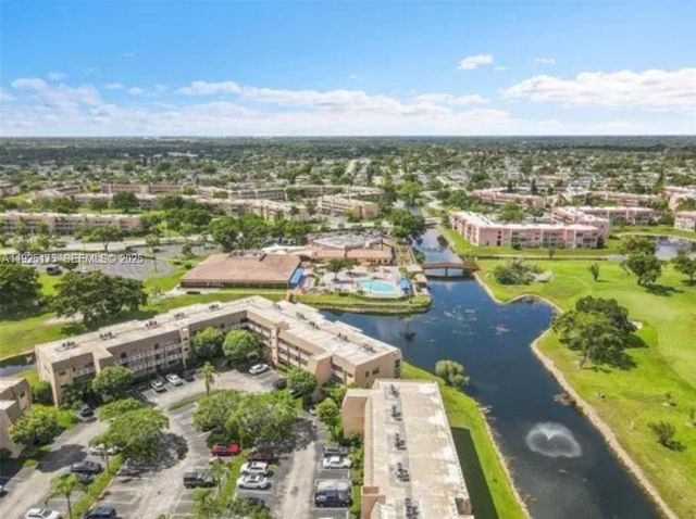 9261 Sunrise Lakes Blvd 103, Sunrise, FL 33322