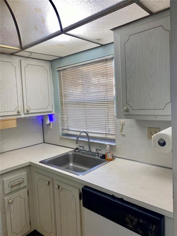 9261 Sunrise Lakes Blvd 103, Sunrise, FL 33322