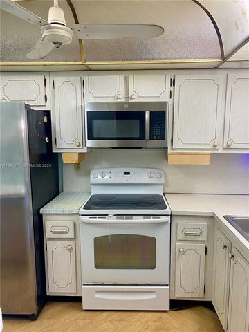 9261 Sunrise Lakes Blvd 103, Sunrise, FL 33322