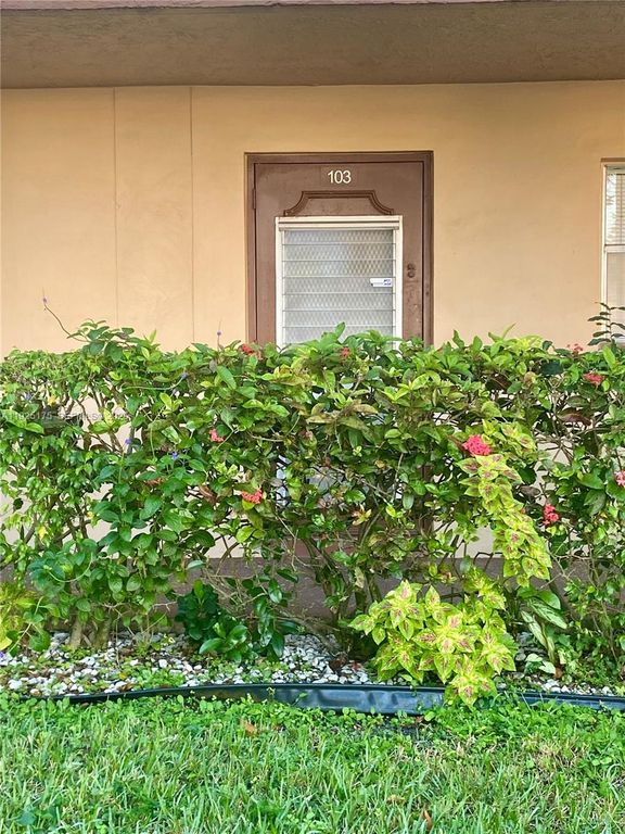 9261 Sunrise Lakes Blvd 103, Sunrise, FL 33322