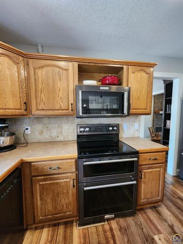 2645 Westridge DR, Emporia, KS 66801