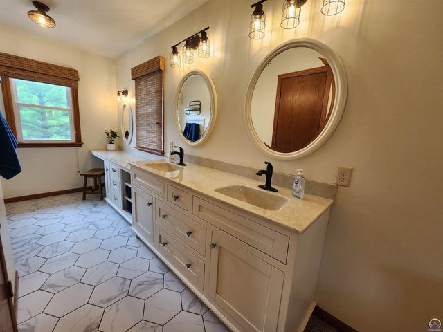 2645 Westridge DR, Emporia, KS 66801