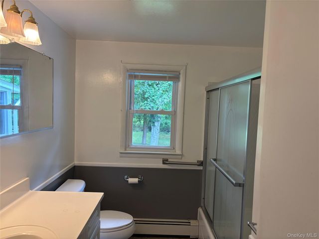 239 Vineyard Avenue, Highland, NY 12528