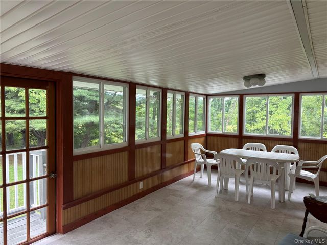239 Vineyard Avenue, Highland, NY 12528