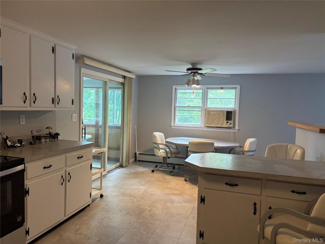 239 Vineyard Avenue, Highland, NY 12528