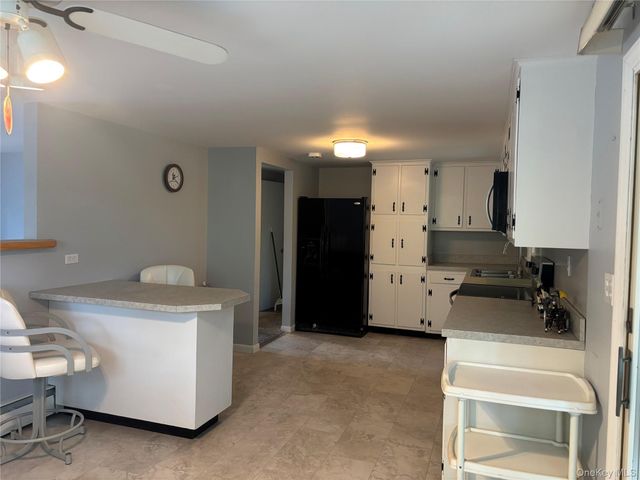 239 Vineyard Avenue, Highland, NY 12528