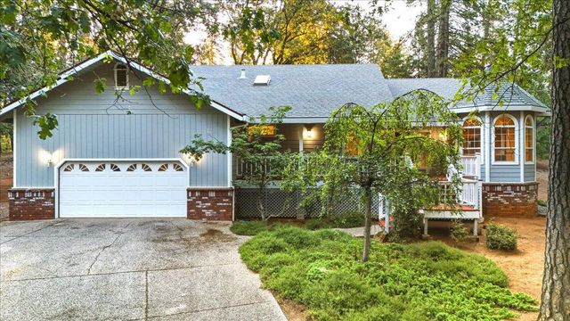 15241 Birch Meadows Cir, Grass Valley, CA 95945