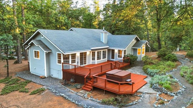 15241 Birch Meadows Cir, Grass Valley, CA 95945