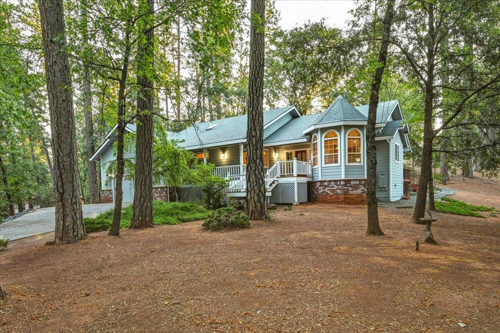 15241 Birch Meadows Cir, Grass Valley, CA 95945