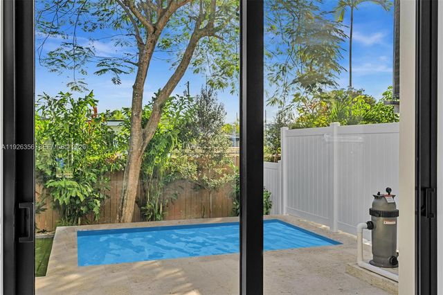 2785 SW 34th Ave, Miami, FL 33133