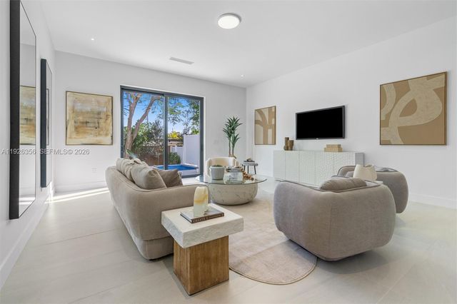 2785 SW 34th Ave, Miami, FL 33133