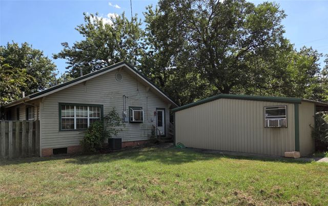 100 E Bois d'Arc, Leonard, TX 75452