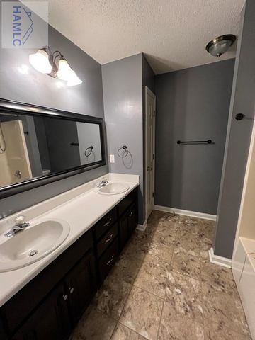 2020 Weybridge Court, Hinesville, GA 31313