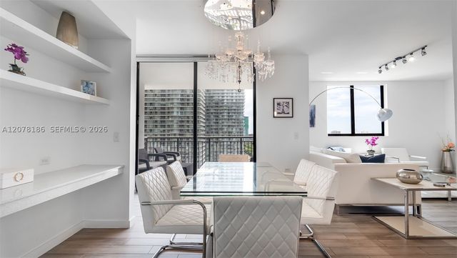 999 SW 1st Ave 2004, Miami, FL 33130
