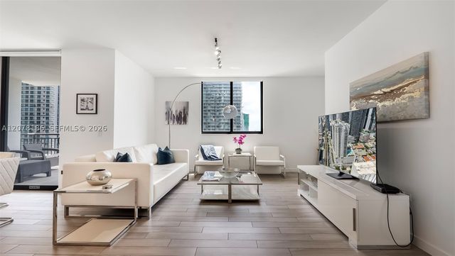 999 SW 1st Ave 2004, Miami, FL 33130