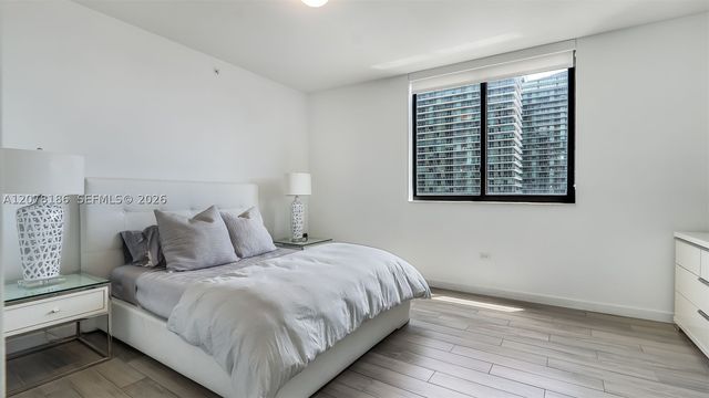 999 SW 1st Ave 2004, Miami, FL 33130