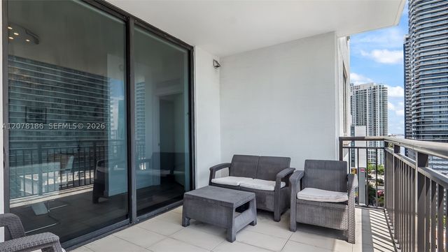 999 SW 1st Ave 2004, Miami, FL 33130