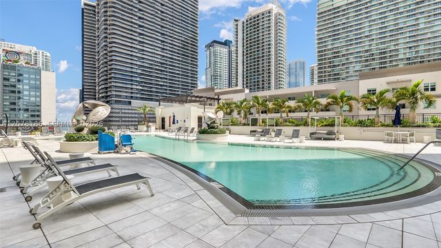 999 SW 1st Ave 2004, Miami, FL 33130