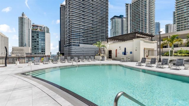999 SW 1st Ave 2004, Miami, FL 33130