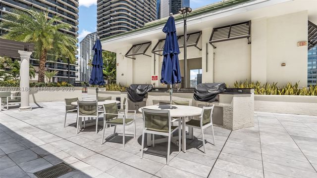999 SW 1st Ave 2004, Miami, FL 33130