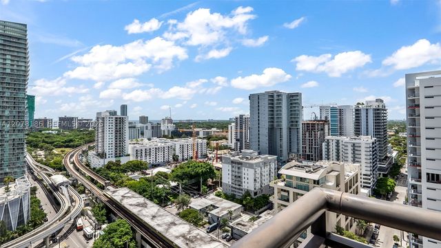 999 SW 1st Ave 2004, Miami, FL 33130