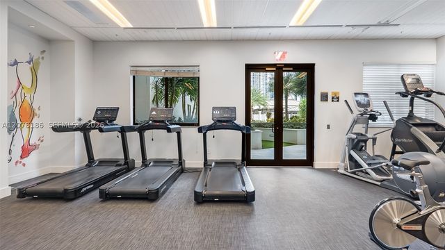 999 SW 1st Ave 2004, Miami, FL 33130