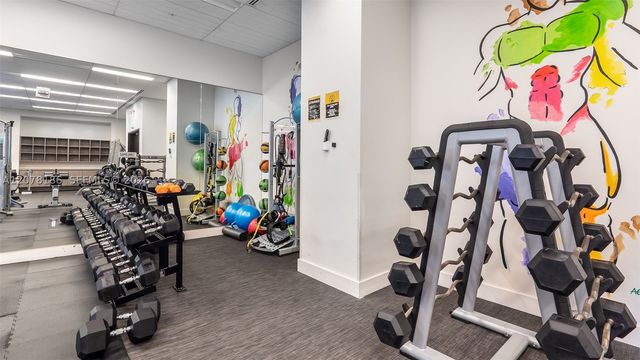 999 SW 1st Ave 2004, Miami, FL 33130