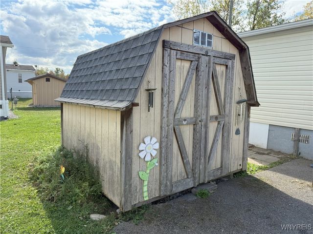 1306 Duchess Lane, Alden, NY 14004