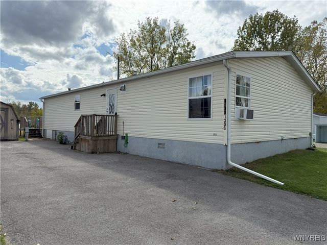 1306 Duchess Lane, Alden, NY 14004