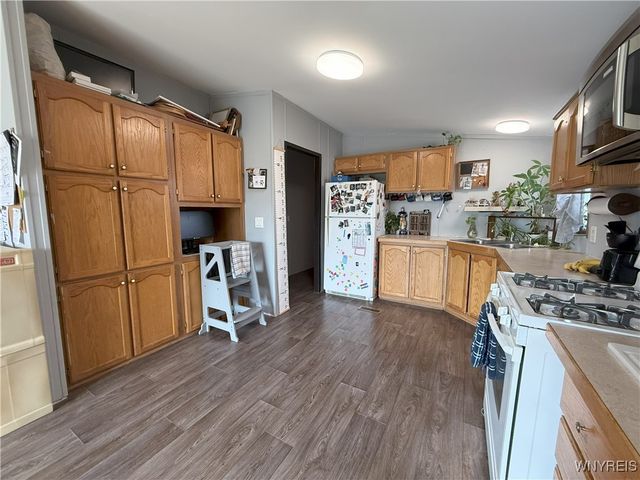 1306 Duchess Lane, Alden, NY 14004