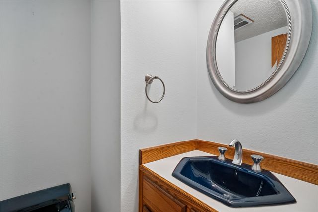 1608 E Lacona Avenue, Des Moines, IA 50320