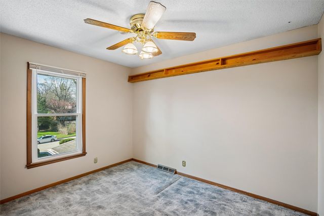 1608 E Lacona Avenue, Des Moines, IA 50320