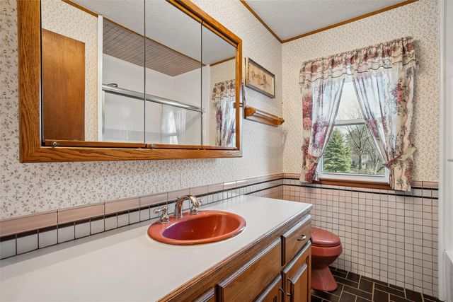 1608 E Lacona Avenue, Des Moines, IA 50320