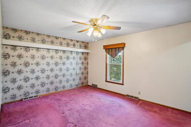 1608 E Lacona Avenue, Des Moines, IA 50320