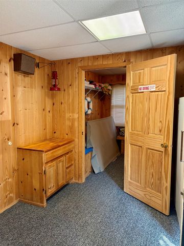 1608 E Lacona Avenue, Des Moines, IA 50320