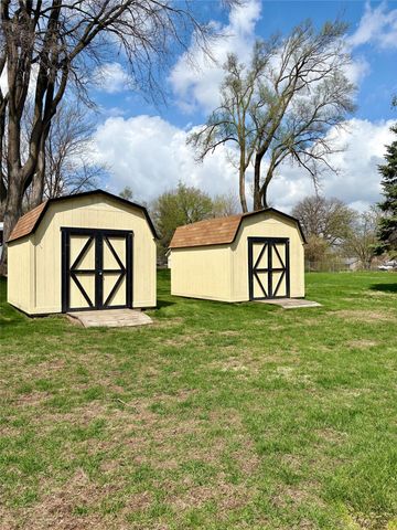 1608 E Lacona Avenue, Des Moines, IA 50320