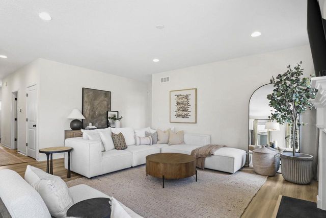 2753 Wayfair Street, Fitchburg, WI 53711