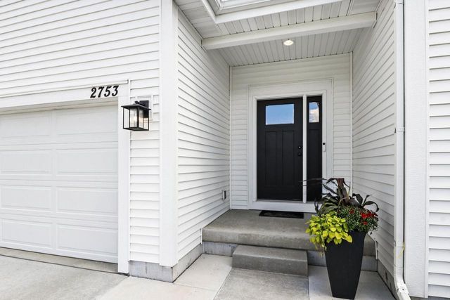 2753 Wayfair Street, Fitchburg, WI 53711