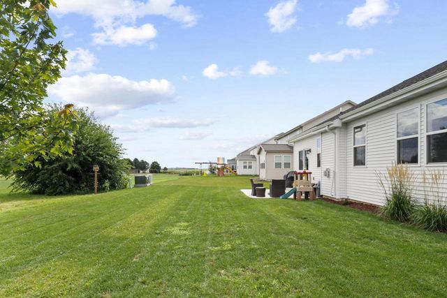 2753 Wayfair Street, Fitchburg, WI 53711