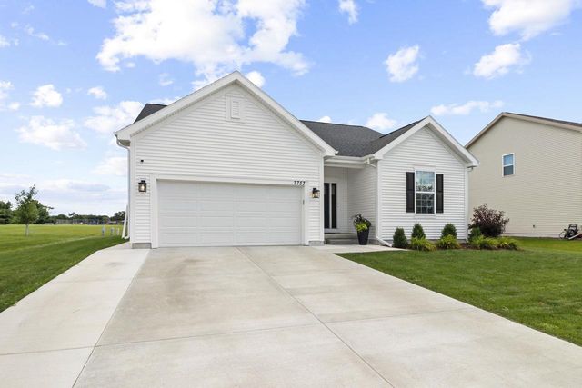 2753 Wayfair Street, Fitchburg, WI 53711