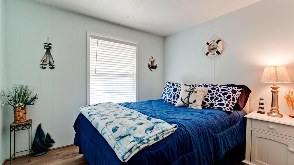 Image 13 of property listing at 5316 53RD AVENUE E D7, Bradenton, FL 34203