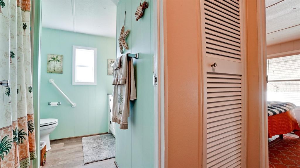 Image 15 of property listing at 5316 53RD AVENUE E D7, Bradenton, FL 34203