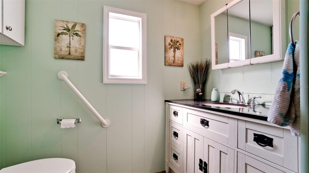 Image 16 of property listing at 5316 53RD AVENUE E D7, Bradenton, FL 34203