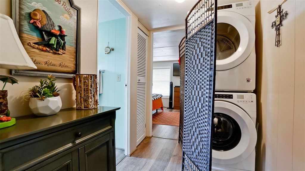 Image 17 of property listing at 5316 53RD AVENUE E D7, Bradenton, FL 34203